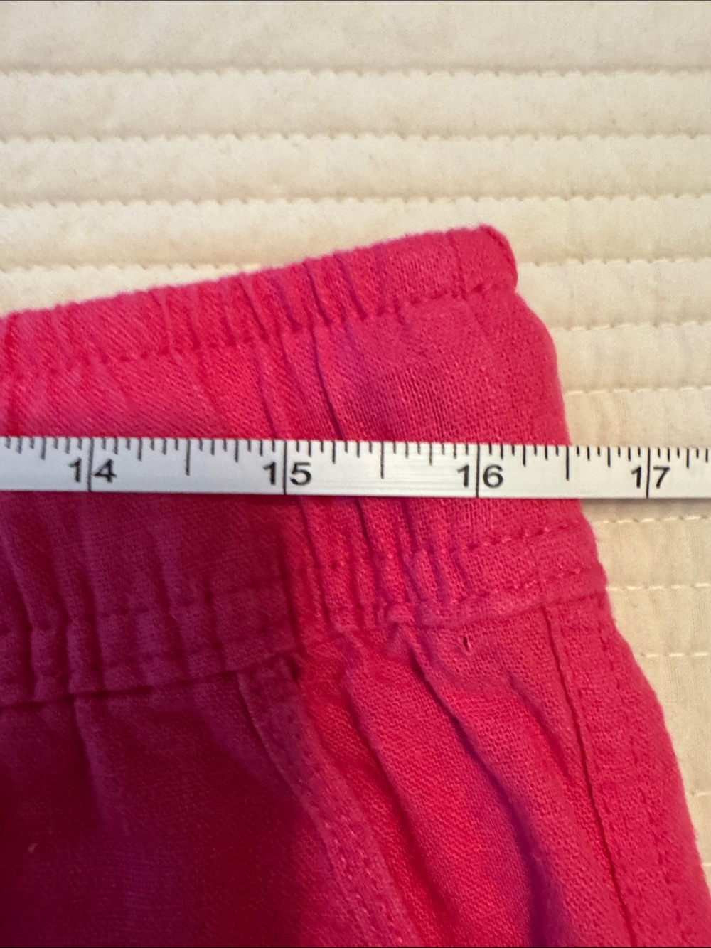 GAP Women’s Linen Blend Shorts - Picture 4 of 6